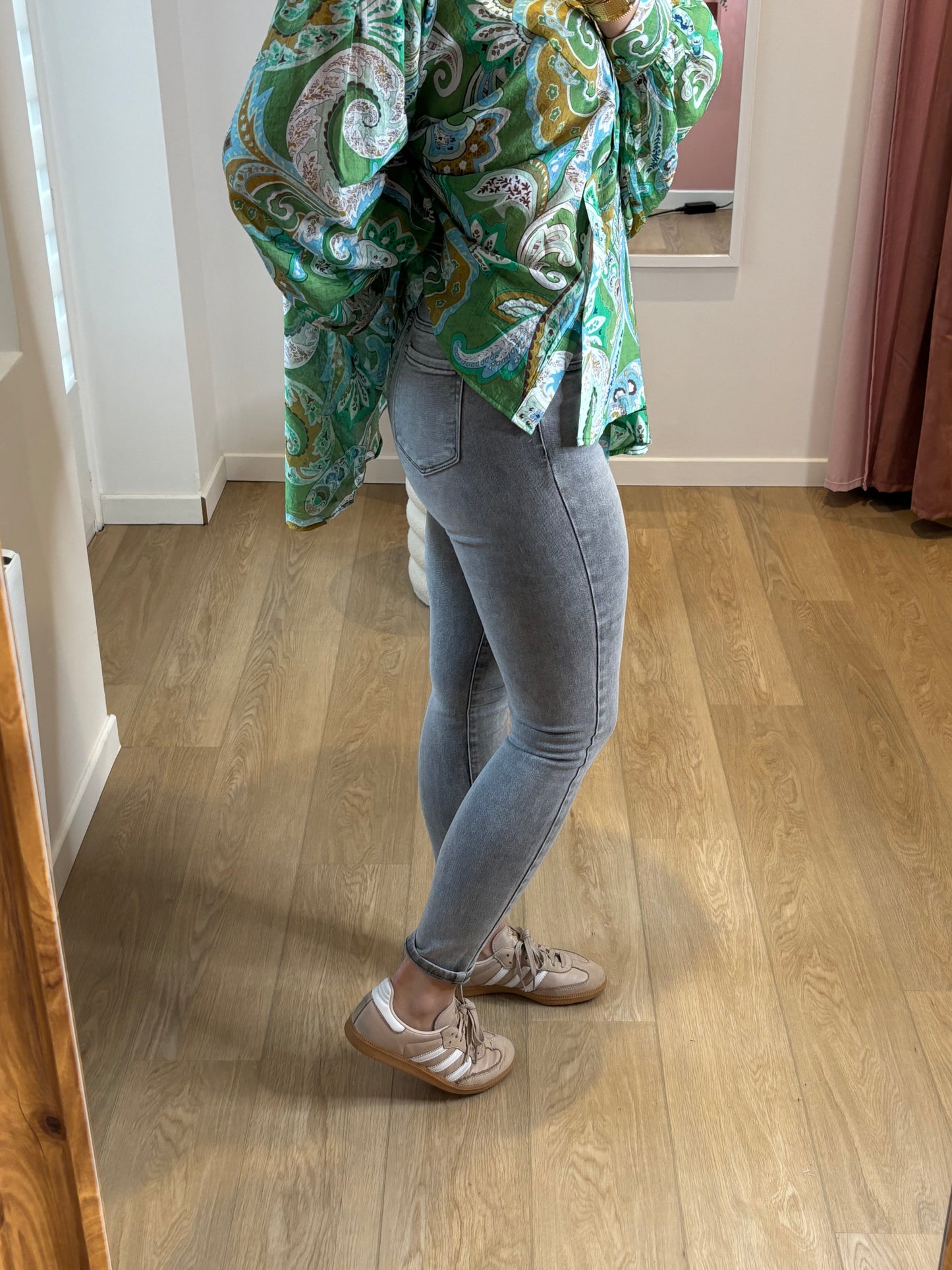 Jean slim push up gris