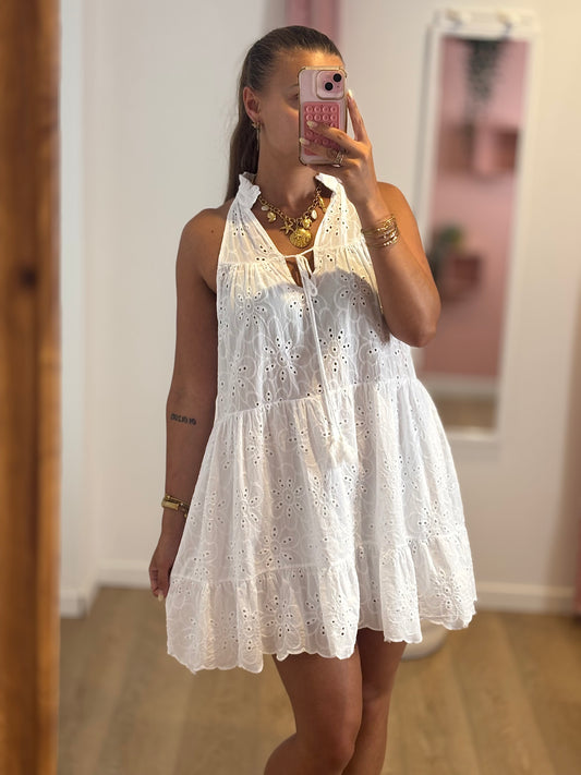 Robe Courte Brodée – Blanche